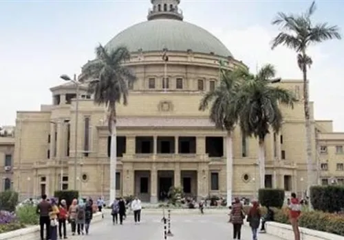 رئيس جامعة القاهرة يؤكد على ضرورة تسريع تصحيح الامتحانات وإعلان النتائج لدعم خريجي السنوات النهائية