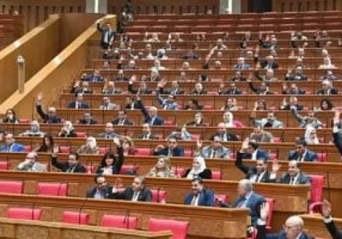 مجلس النواب المصري يفوض هيئة مكتبه لمناقشة قضايا الرعاية الصحية وتعويضات نزع الملكية