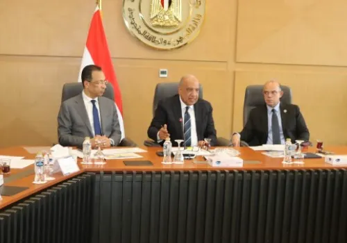وزراء الكهرباء والاتصالات والاستثمار يضعون خطة استراتيجية لتطوير مراكز البيانات في مصر