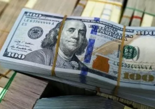 انخفاض ملحوظ في سعر الدولار خلال التعاملات الصباحية اليوم