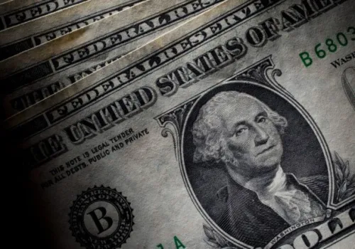 استقرار سعر الدولار مقابل الجنيه المصري في بداية تعاملات اليوم: تفاصيل الأسعار في البنوك الكبرى