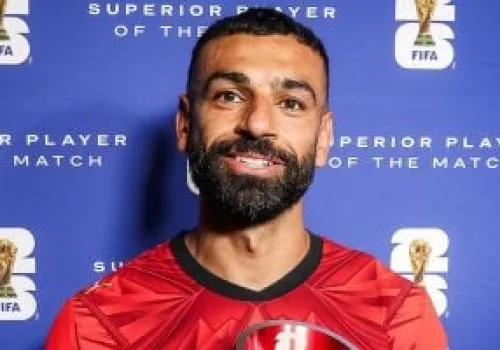 إصابة محمد صلاح بشد في الخلفية: برنامج علاجي مكثف استعداداً لمواجهة أستراليا في كأس العالم 2026