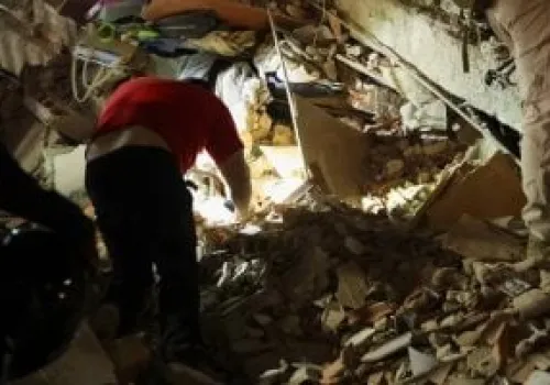فنزويلا توفر خدمات الإنترنت والهاتف والتلفزيون مجاناً لمدة 48 ساعة لمواجهة آثار الزلازل المدمرة