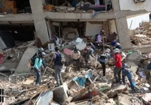 فنزويلا تواجه أكبر كارثة زلزالية في تاريخها: جهود إنقاذ مكثفة وانتشال العالقين من تحت الأنقاض